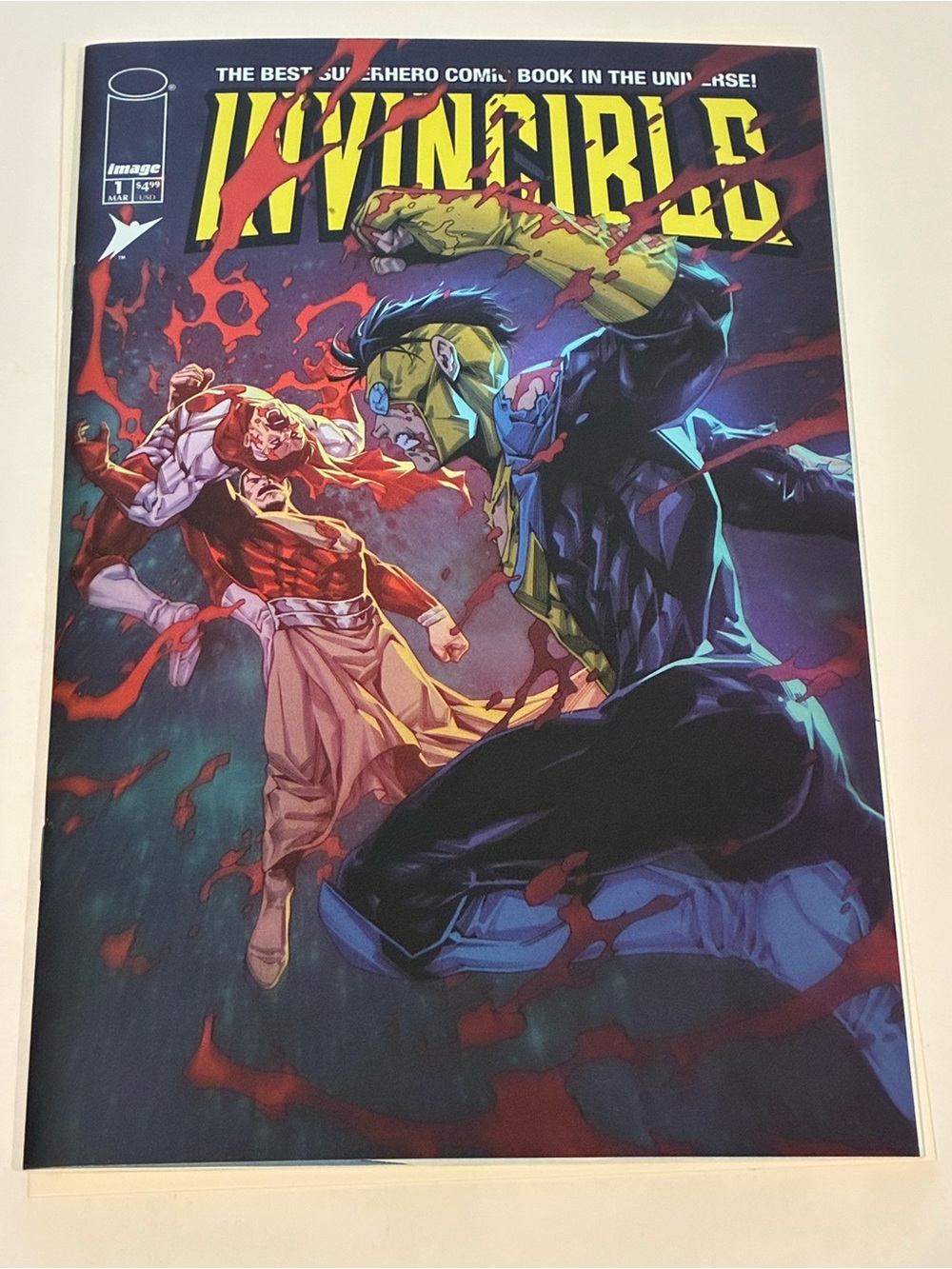 Invincible #1 MegaCon Exclusive Lipwei Chang Trade Dress Foil LTD 1500 NM+ 9.6